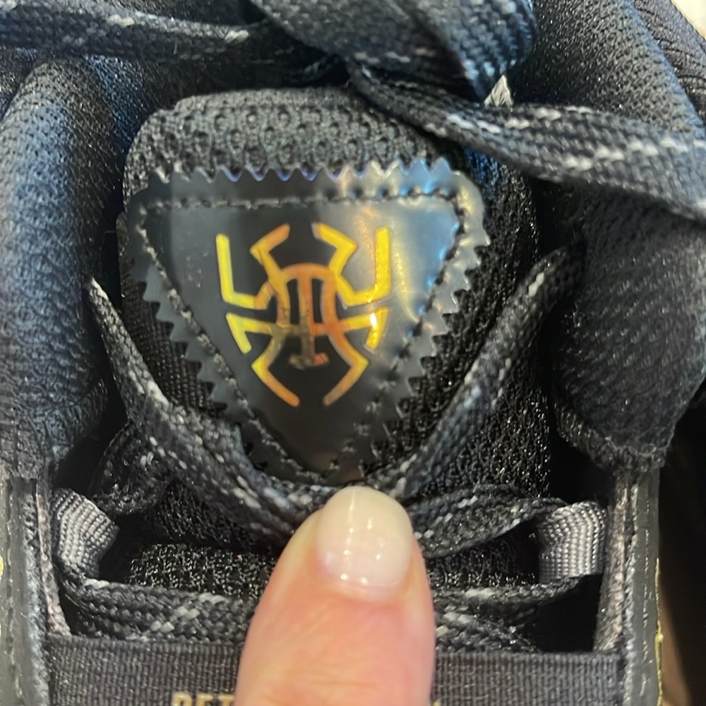 NWT - D.O.N. Issue 3 Basketball sneakers - size 6.5 - black and gold - Picture 5 of 9